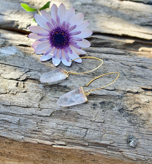 Clear Quartz Arrow Point Drop Earrings In Gold