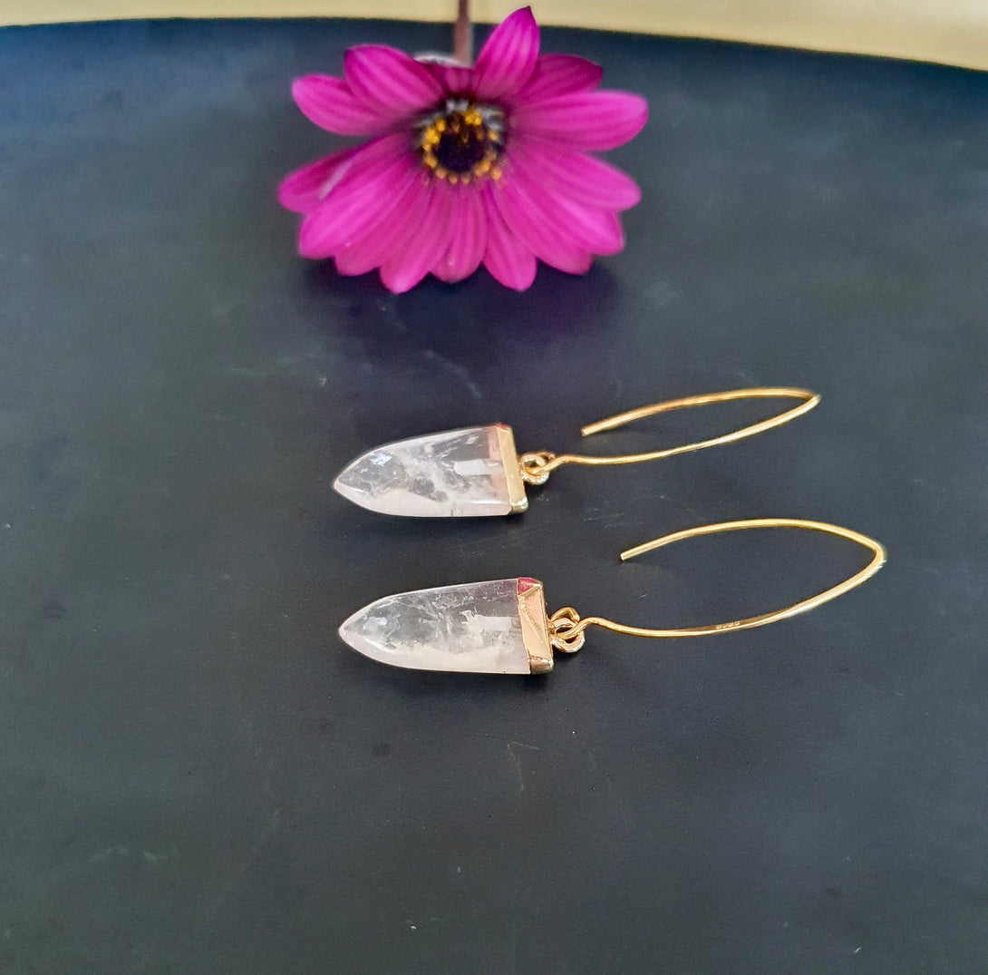 Clear Quartz Arrow Point Drop Earrings In Gold