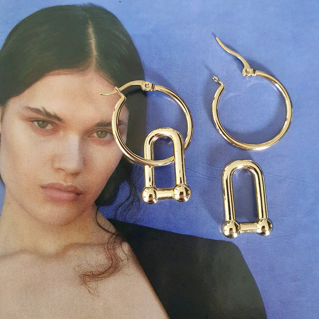 Gold Titanium Hoops With Detachable Chain Link Horse Shoe Charms