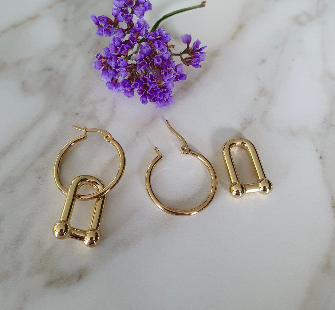 Gold Titanium Hoops With Detachable Chain Link Horse Shoe Charms