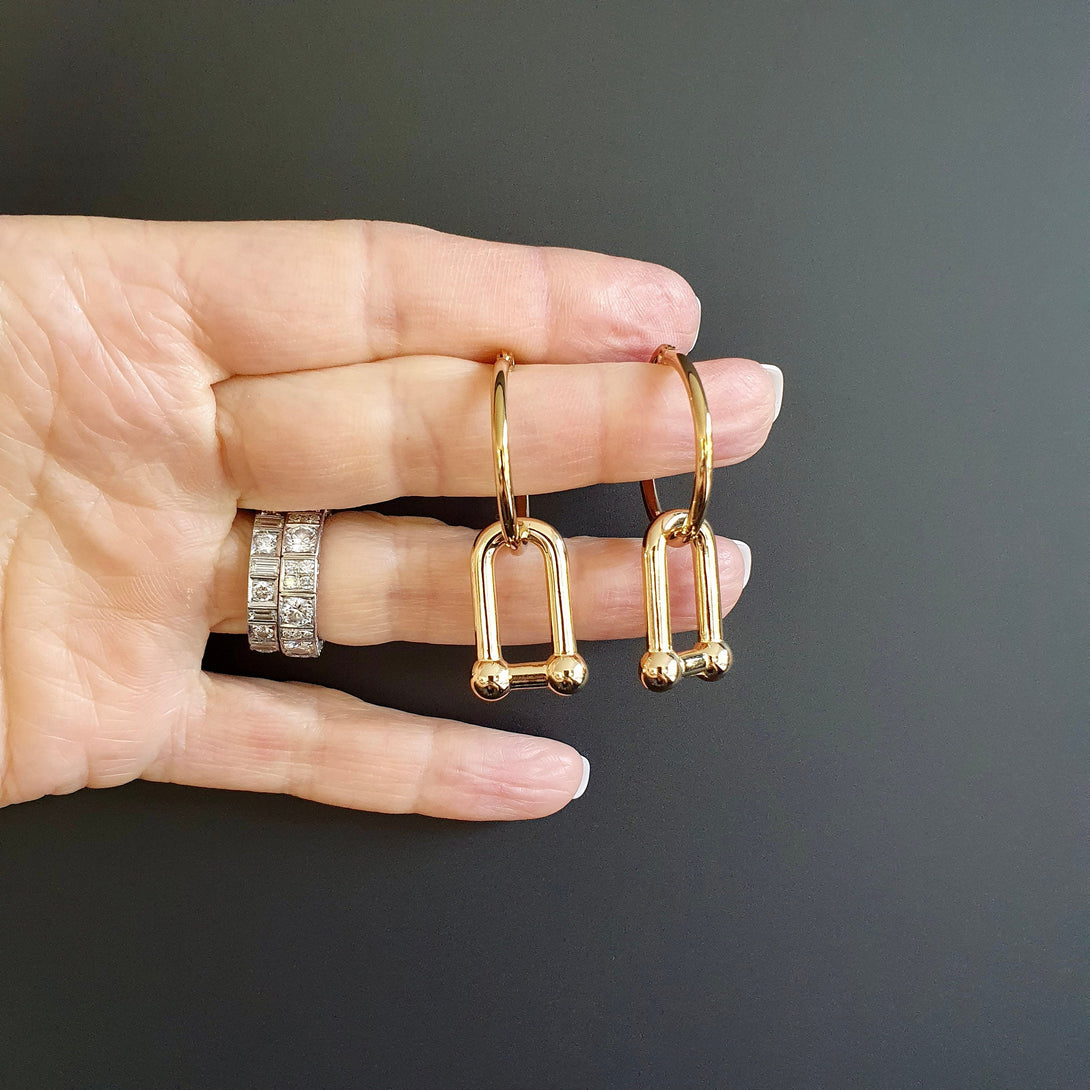 Gold Titanium Hoops With Detachable Chain Link Horse Shoe Charms