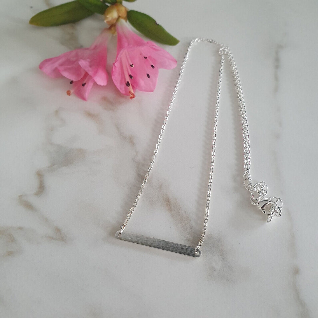 Simple Bar Necklace In Silver Or Gold